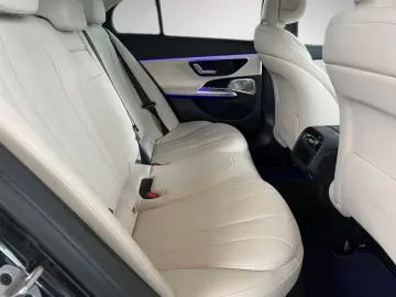 MERCEDES-BENZ E 220 d 4M Avantgarde ADV.  Burmester …
