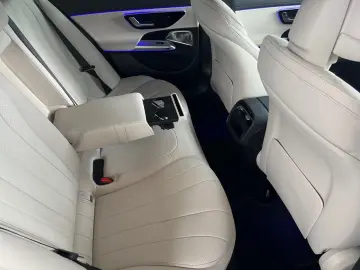 MERCEDES-BENZ E 220 d 4M Avantgarde ADV.  Burmester …