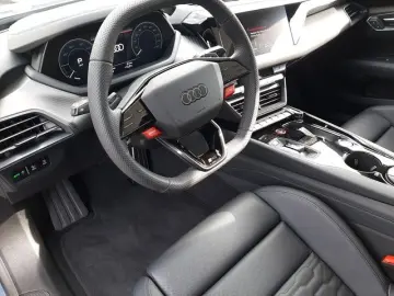 AUDI RS e-tron GT Pano Laser StdHz HeadUp 21  Massage