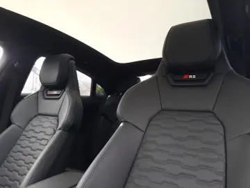 AUDI RS e-tron GT Pano Laser StdHz HeadUp 21  Massage