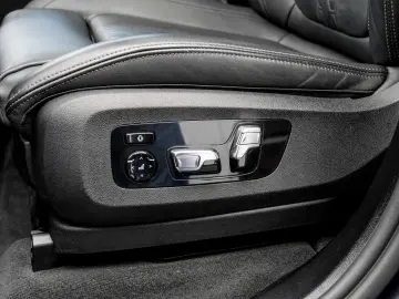 BMW X5 xDrive40i M SPORT AHK PANO HuD H K DA PROF 36