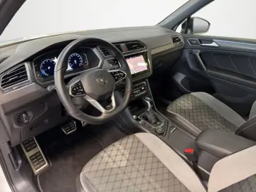 VW Tiguan 2.0TSI 4M R-Line Matrix AHK Pano HK 20