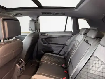 VW Tiguan 2.0TSI 4M R-Line Matrix AHK Pano HK 20
