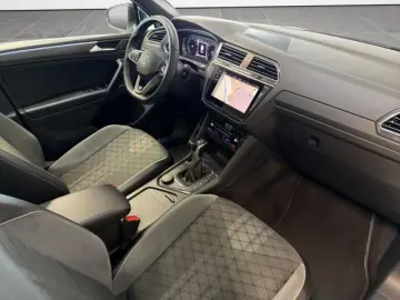 VW Tiguan 2.0TSI 4M R-Line Matrix AHK Pano HK 20