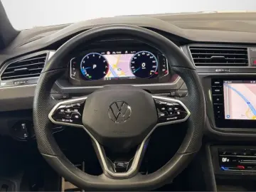 VW Tiguan 2.0TSI 4M R-Line Matrix AHK Pano HK 20