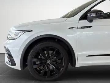 VW Tiguan 2.0TSI 4M R-Line Matrix AHK Pano HK 20