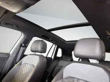 VW Tiguan 2.0TSI 4M R-Line Matrix AHK Pano HK 20