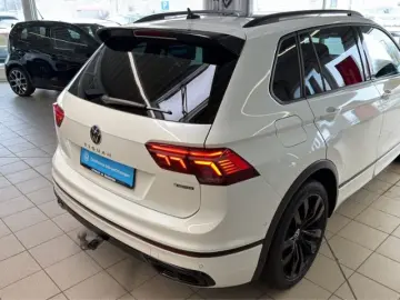VW Tiguan 2.0TSI 4M R-Line Matrix AHK Pano HK 20
