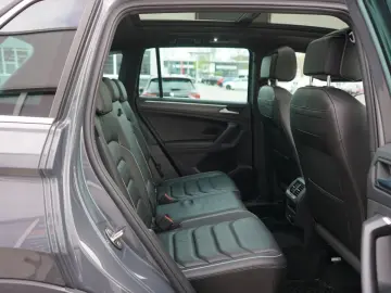 VW Tiguan 2.0 TDI R-Line 4Motion AHK LED-Matrix