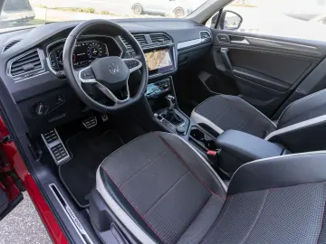 VW Tiguan Urban Sport 2.0 TDI 4M DSG 360  PANO AHK