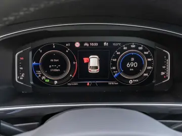 VW Tiguan Urban Sport 2.0 TDI 4M DSG 360  PANO AHK