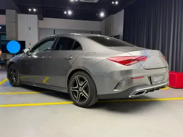 Mercedes-Benz CLA 180 AMG Line
