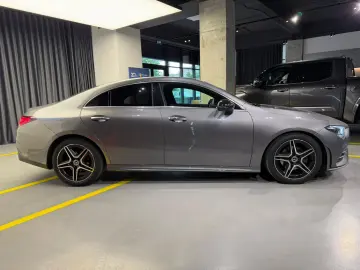 Mercedes-Benz CLA 180 AMG Line