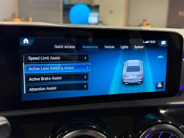 Mercedes-Benz CLA 180 AMG Line