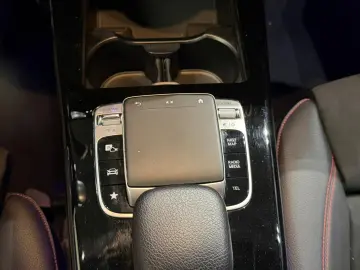 Mercedes-Benz CLA 180 AMG Line