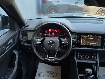 SKODA Kodiaq 2.0 TSI DSG 4x4 RS Pano Matrix ACC AHK