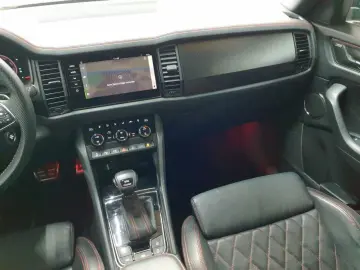 SKODA Kodiaq 2.0 TSI 4x4 RS PANO LEDER NAV