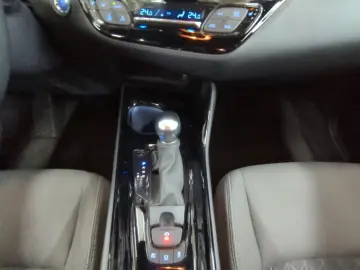TOYOTA C-HR 2.0 Hybrid (Syst.184 PS) Team D  Bi-LED  Co