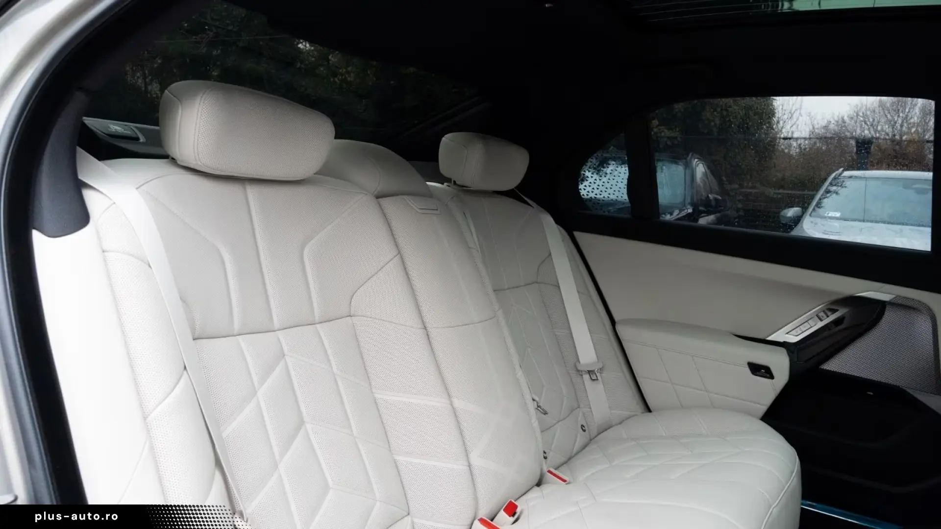 BMW 740d xDrive M Masaj Pano   Finanțare Leasing