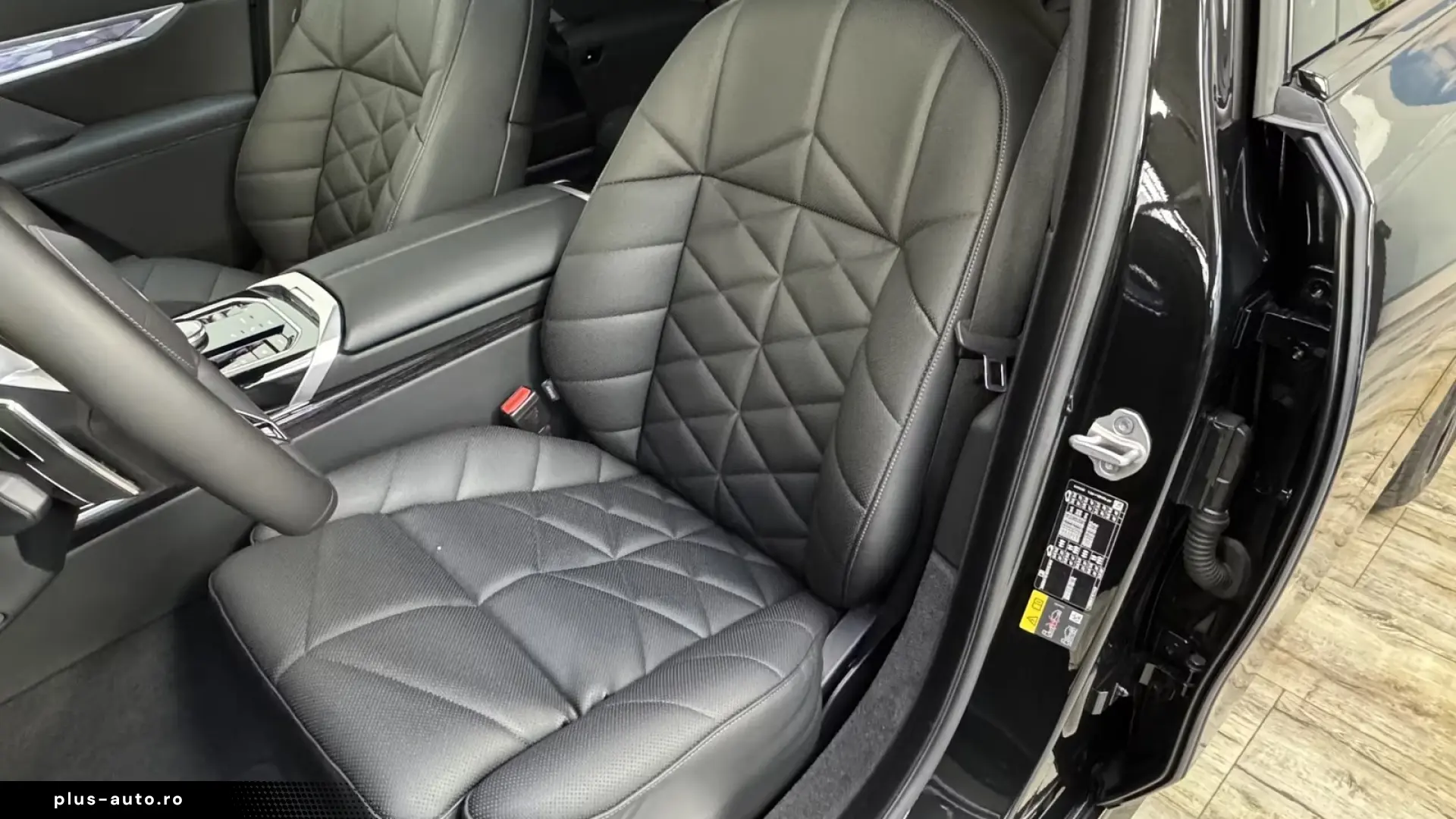 BMW 750e xDrive M Sport PRO   Finanțare Leasing