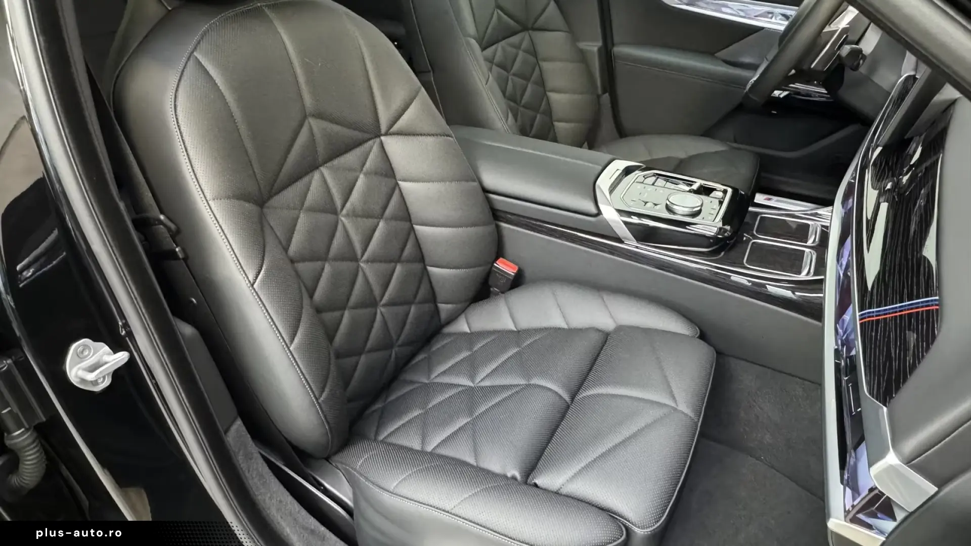 BMW 750e xDrive M Sport PRO   Finanțare Leasing