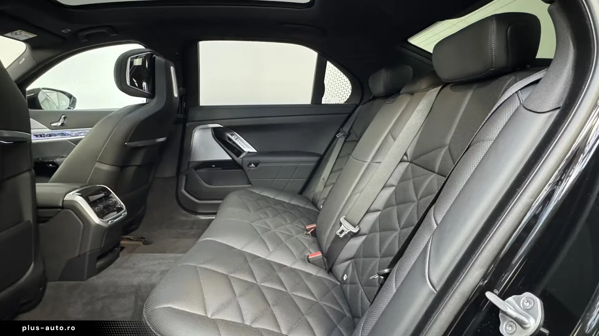 BMW 750e xDrive M Sport PRO   Finanțare Leasing