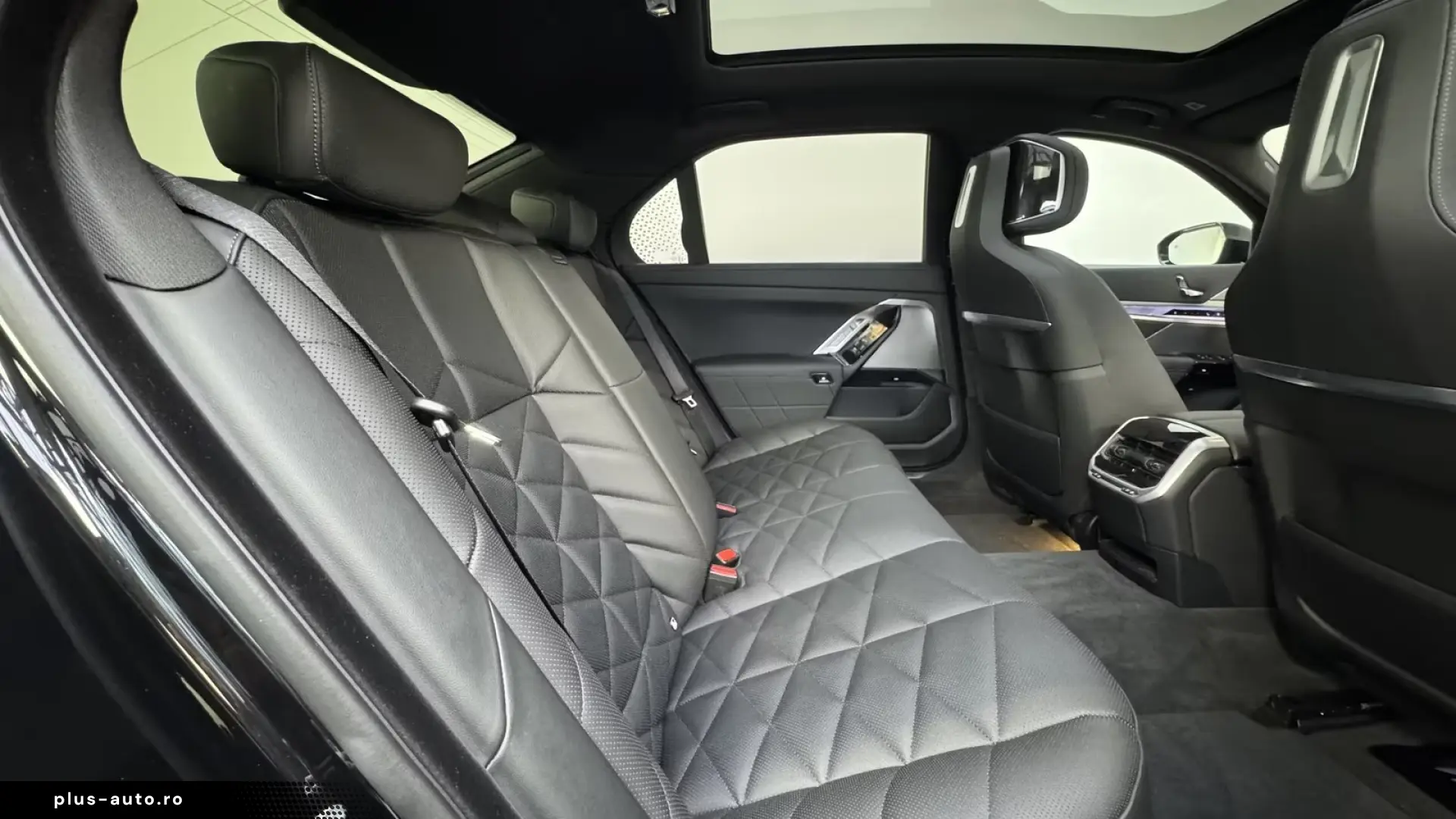 BMW 750e xDrive M Sport PRO   Finanțare Leasing