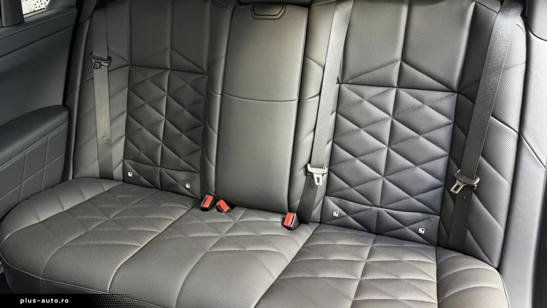 BMW 750e xDrive M Sport PRO   Finanțare Leasing