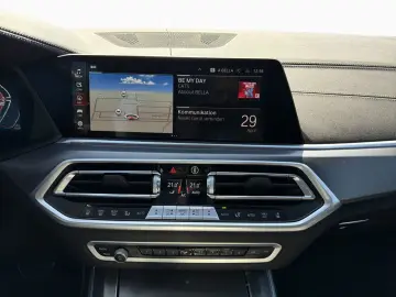 BMW X5 xDrive 40d M-Paket AHK ACC Standhzg HUD Laser
