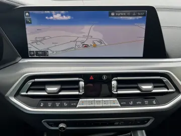 BMW X5 xDri 40d M Sport HUD PA  St Go AHK Laser Pano
