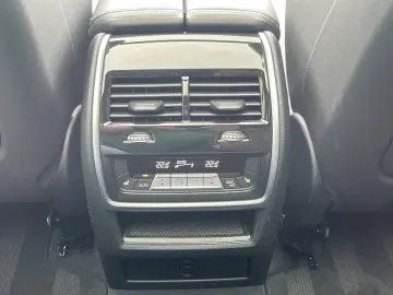 BMW X5 xDri 40d M Sport HUD PA  St Go AHK Laser Pano