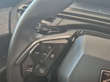 PEUGEOT 3008 Hybrid Allure Navi Kamera 360