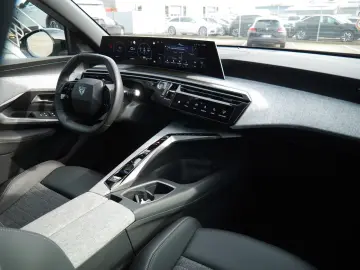 PEUGEOT 3008 Hybrid 145 LED Navi 360-Grad