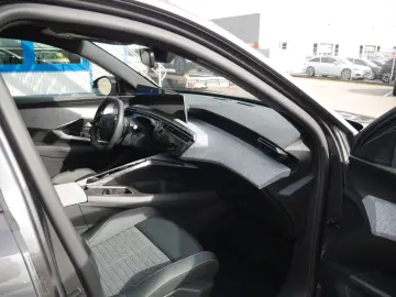 PEUGEOT 3008 Hybrid 145 LED Navi 360-Grad