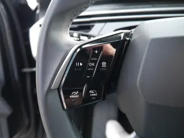 PEUGEOT 3008 Hybrid 145 LED Navi 360-Grad