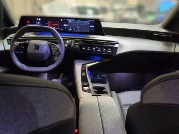 PEUGEOT 3008 Hybrid Allure 145PS e-DSC6  KAM