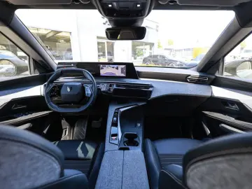 PEUGEOT 3008 Allure Hybrid 136 e-DSC6 Neues Modell ACC