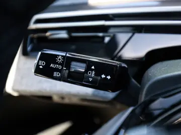 PEUGEOT 3008 Allure Hybrid 136 e-DSC6 Neues Modell ACC