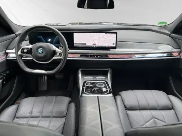 BMW 750e xDrive