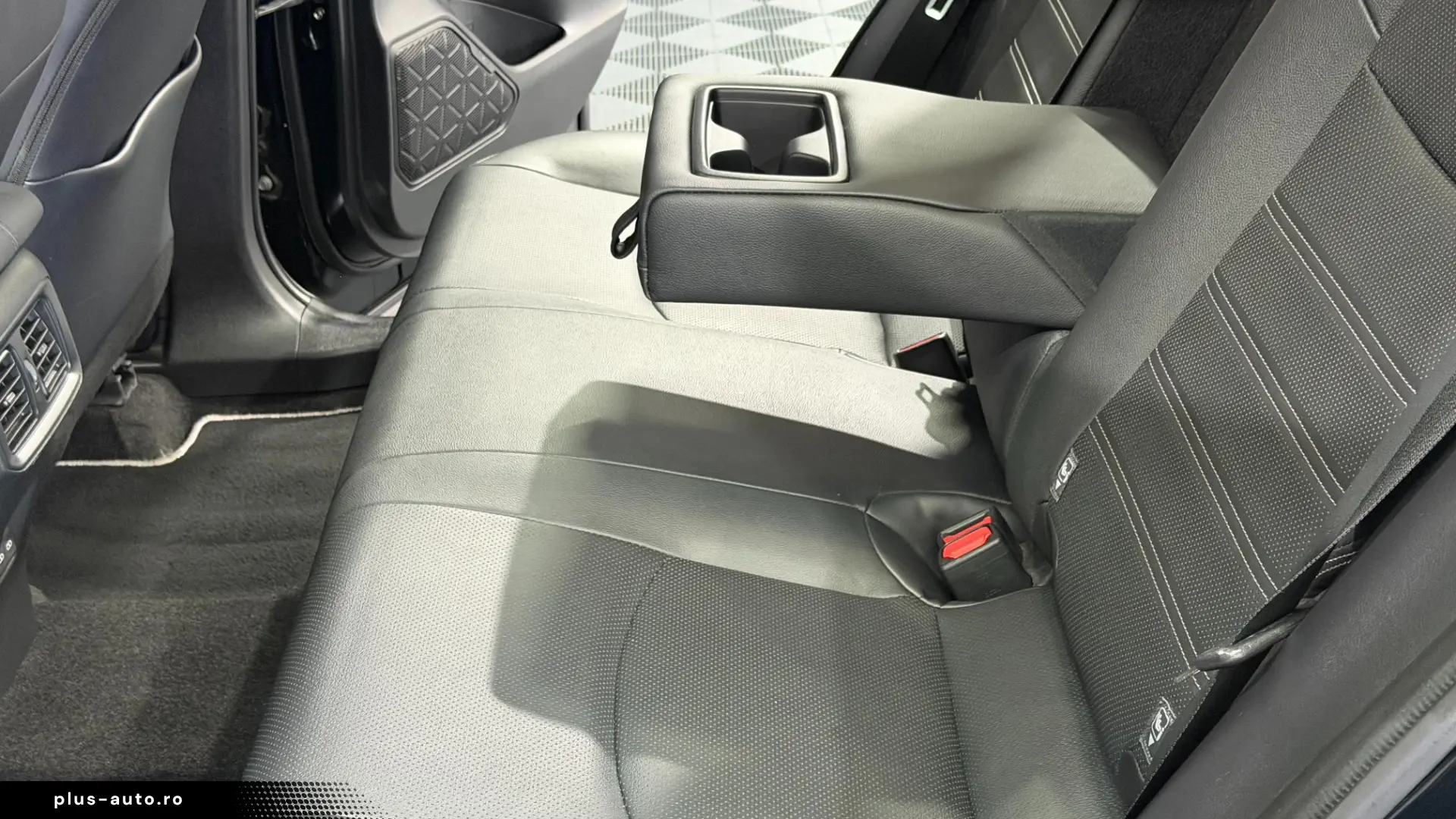 TOYOTA RAV4 RAV4 2.5 HSD 222cp Luxury Premium 4×4 E-CVT