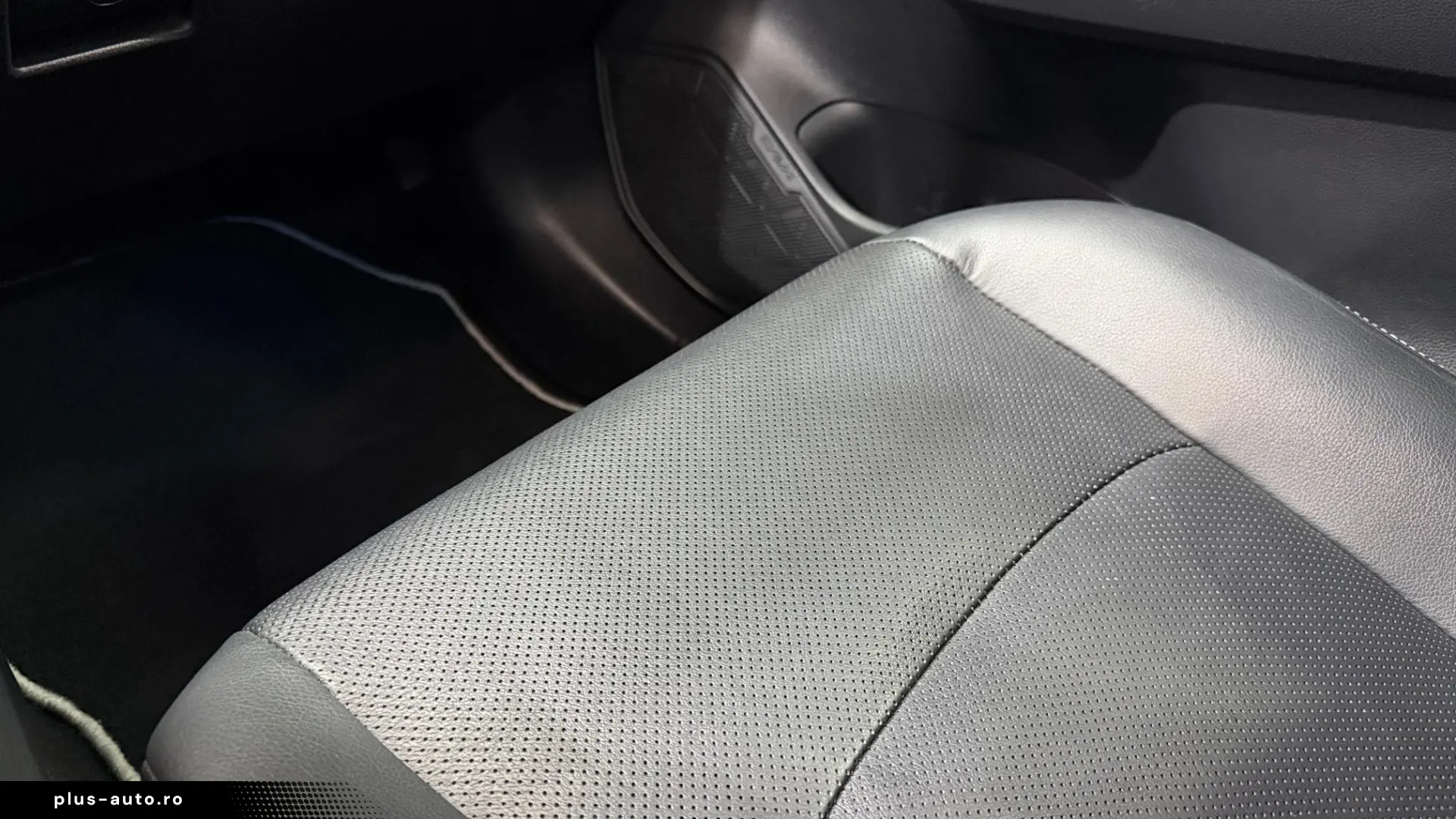 TOYOTA RAV4 RAV4 2.5 HSD 222cp Luxury Premium 4×4 E-CVT