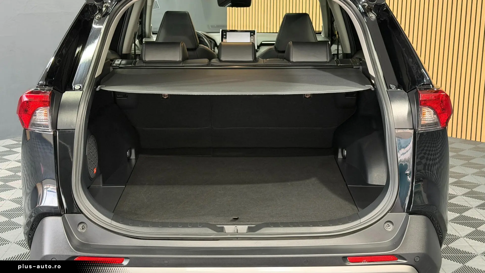 TOYOTA RAV4 RAV4 2.5 HSD 222cp Luxury Premium 4×4 E-CVT