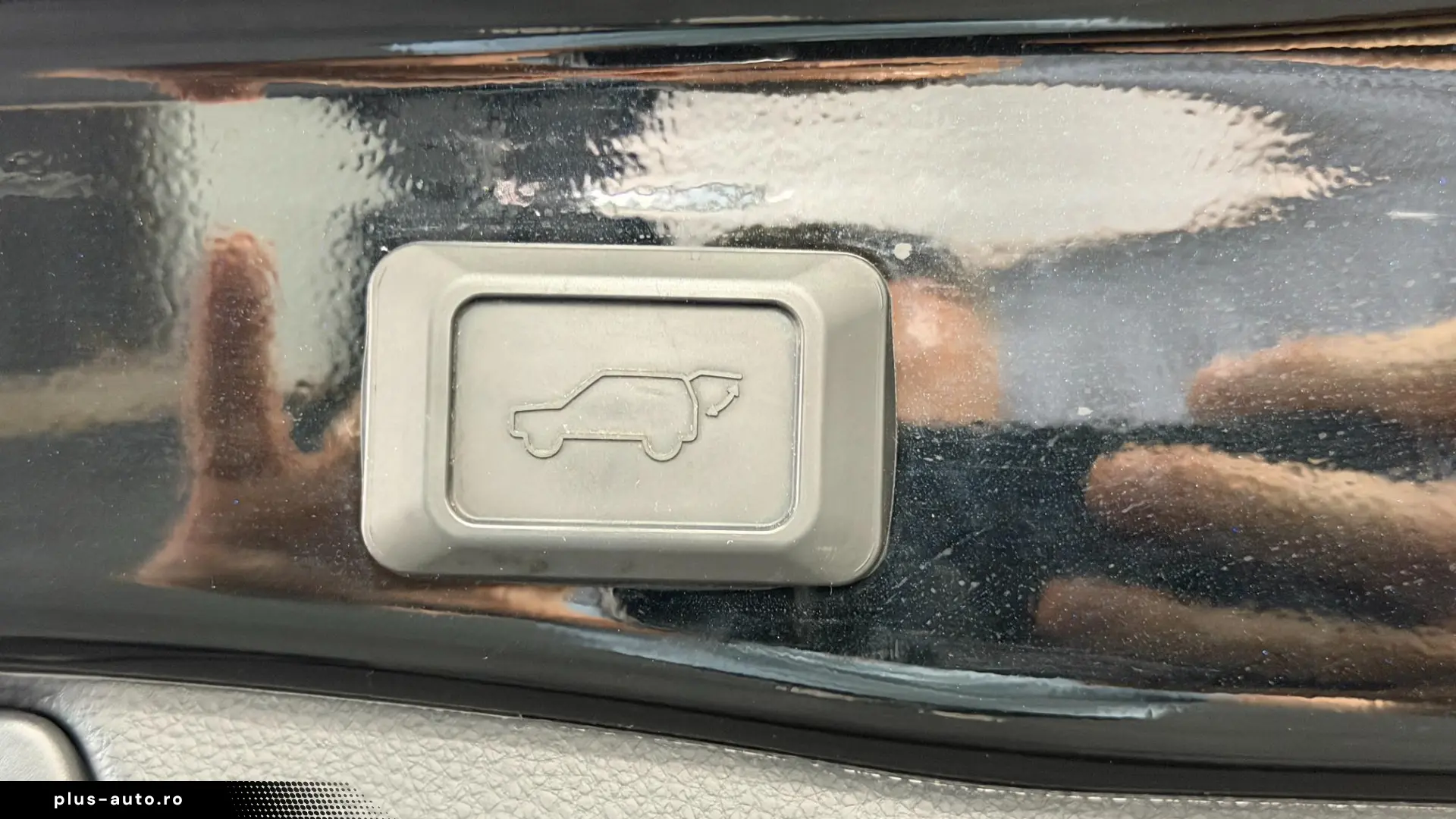 TOYOTA RAV4 RAV4 2.5 HSD 222cp Luxury Premium 4×4 E-CVT