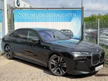 BMW 740d xDrive M Sport PanoSky StHzg B&W Autobahnas