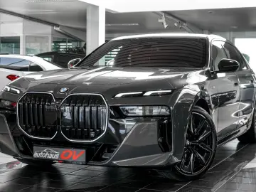 BMW 740xd M Sport Pro Fond Theatre Executive 4xMassa