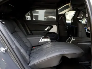 BMW 740xd M Sport Pro Fond Theatre Executive 4xMassa