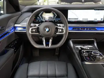 BMW 740xd M Sport Pro Fond Theatre Executive 4xMassa