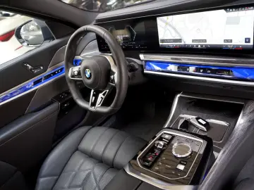 BMW 740xd M Sport Pro Fond Theatre Executive 4xMassa