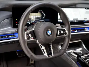 BMW 740xd M Sport Pro Fond Theatre Executive 4xMassa