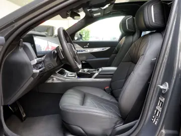 BMW 740xd M Sport Pro Fond Theatre Executive 4xMassa
